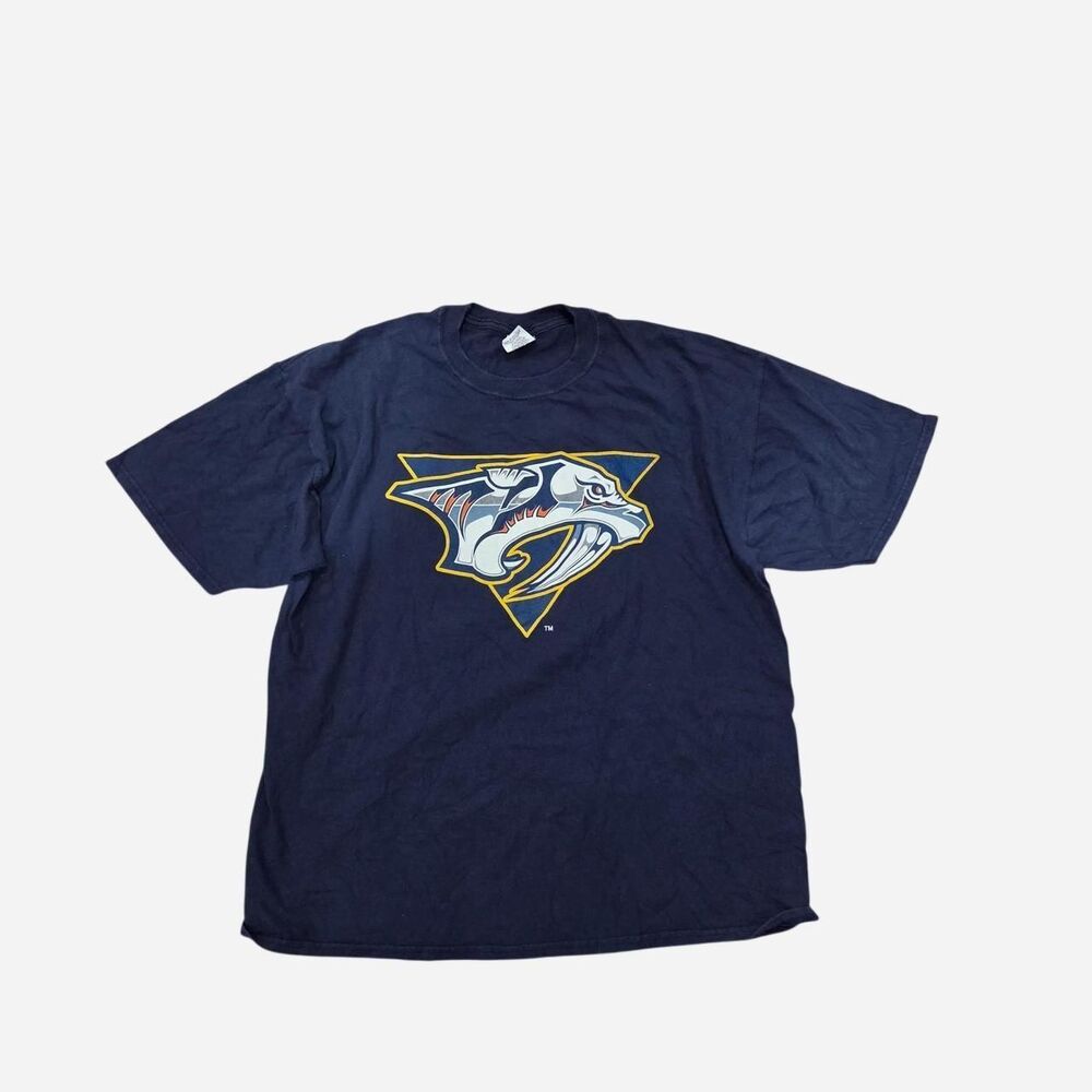 Nhl Men's Navy and Blue T-shirt